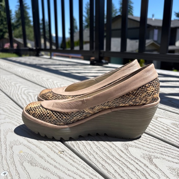 Fly London Snake Print Suede Leather Two Toned Wedge Shoes Women's Size 6.5-7 - Picture 4 of 10